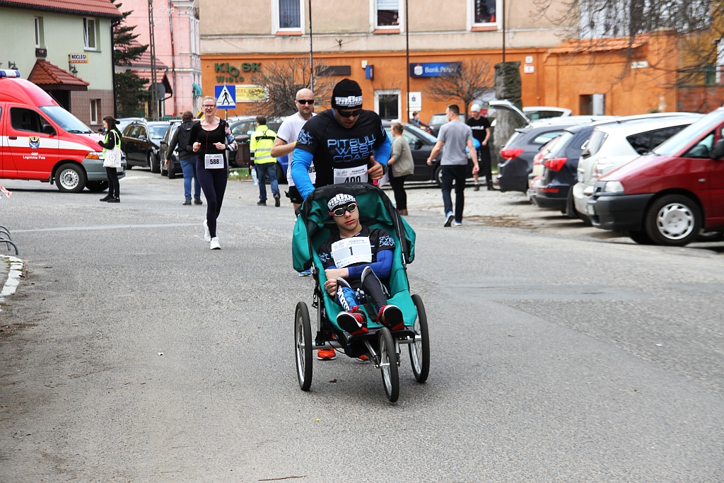 Półmaraton Bitwy pod Legnicą - zdjęcia z 11, 17, 19 km biegu cz2
