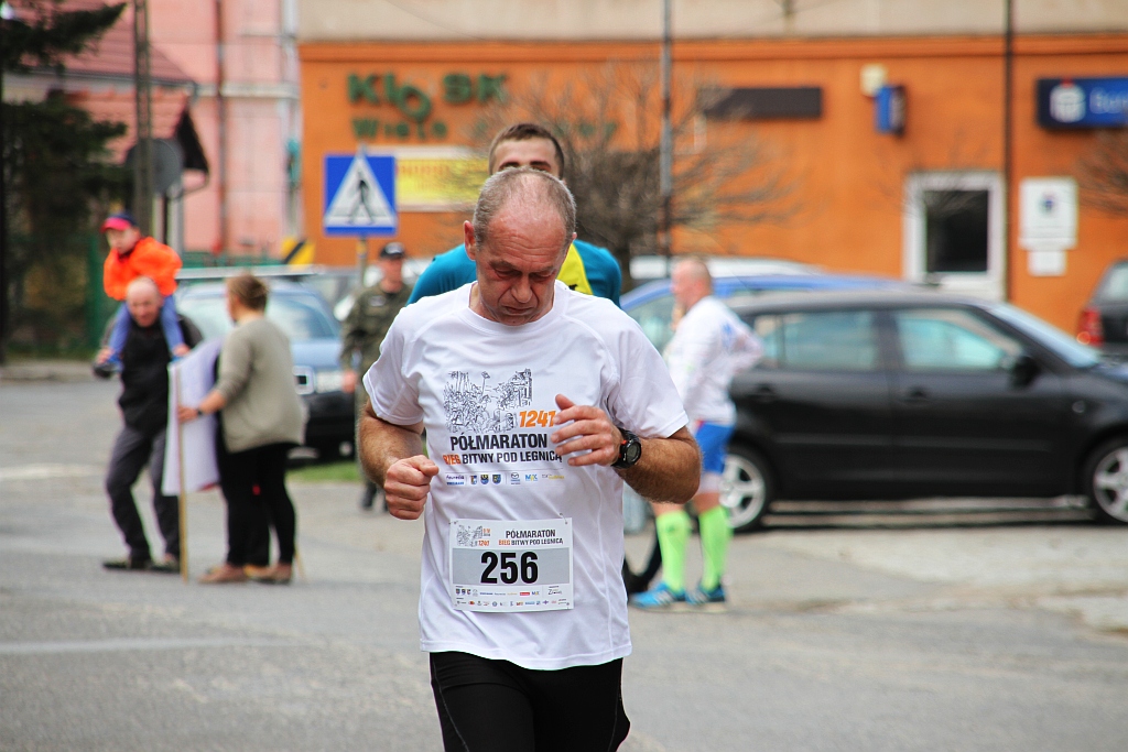 Półmaraton Bitwy pod Legnicą - zdjęcia z 11, 17, 19 km biegu cz2