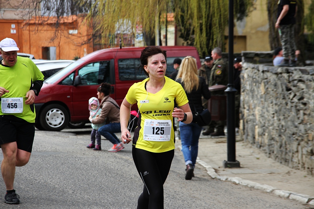 Półmaraton Bitwy pod Legnicą - zdjęcia z 11, 17, 19 km biegu cz2