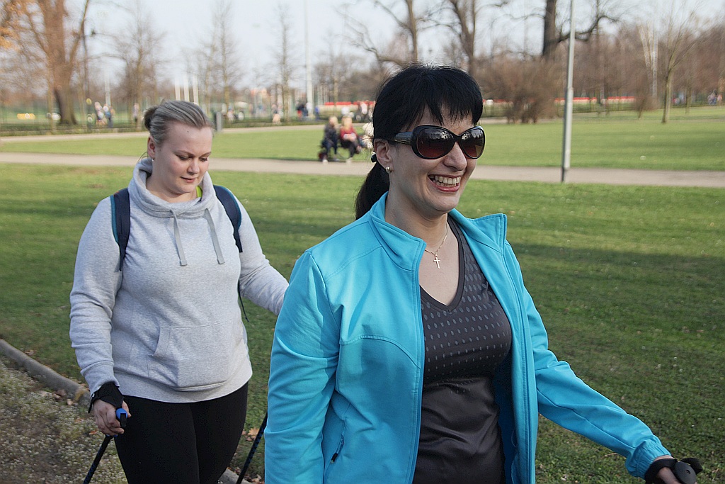 Ponad 50 osób przyszło na pierwsze zajęcia Nordic Walking