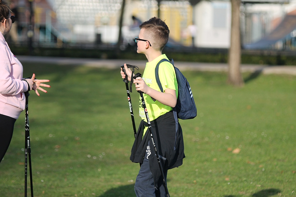 Ponad 50 osób przyszło na pierwsze zajęcia Nordic Walking