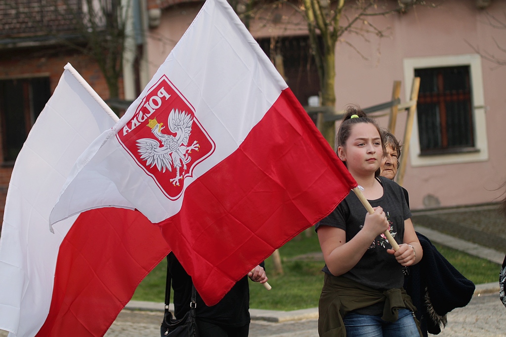 8. rocznica katastrofy smoleńskiej pod pomnikiem Jana Pawła II