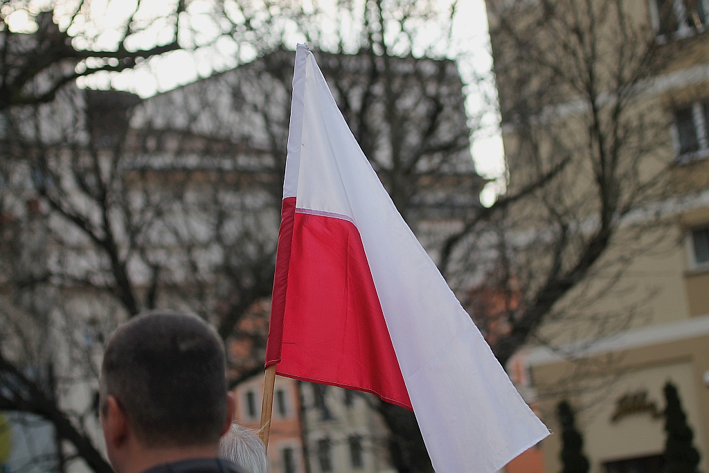 8. rocznica katastrofy smoleńskiej pod pomnikiem Jana Pawła II
