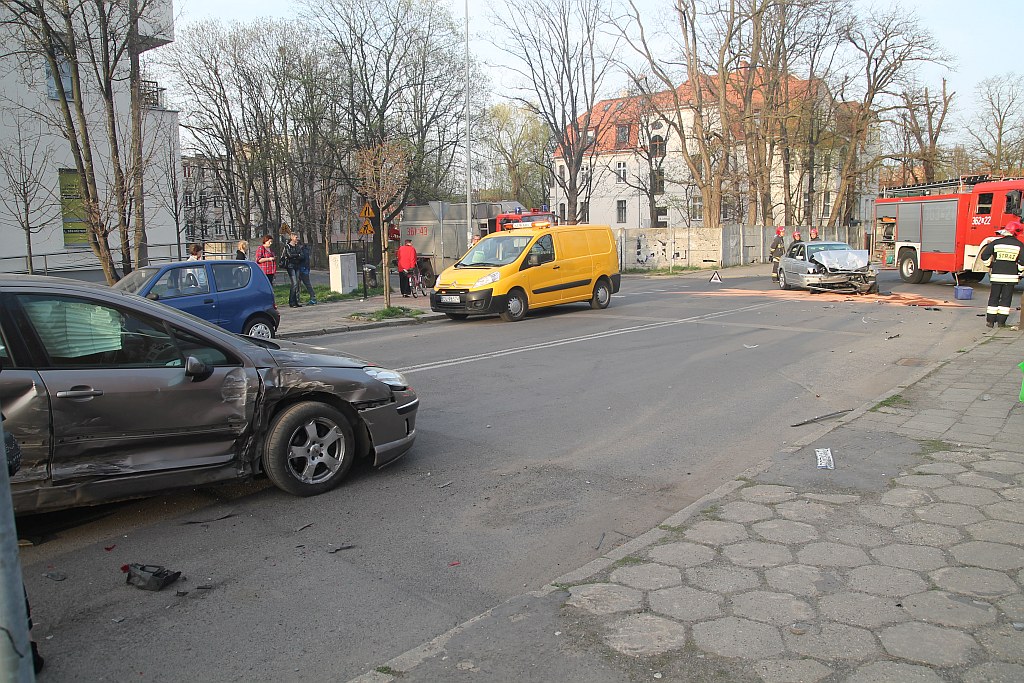 Kolizja na skrzyżowaniu Lotniczej i Szewczenki        
