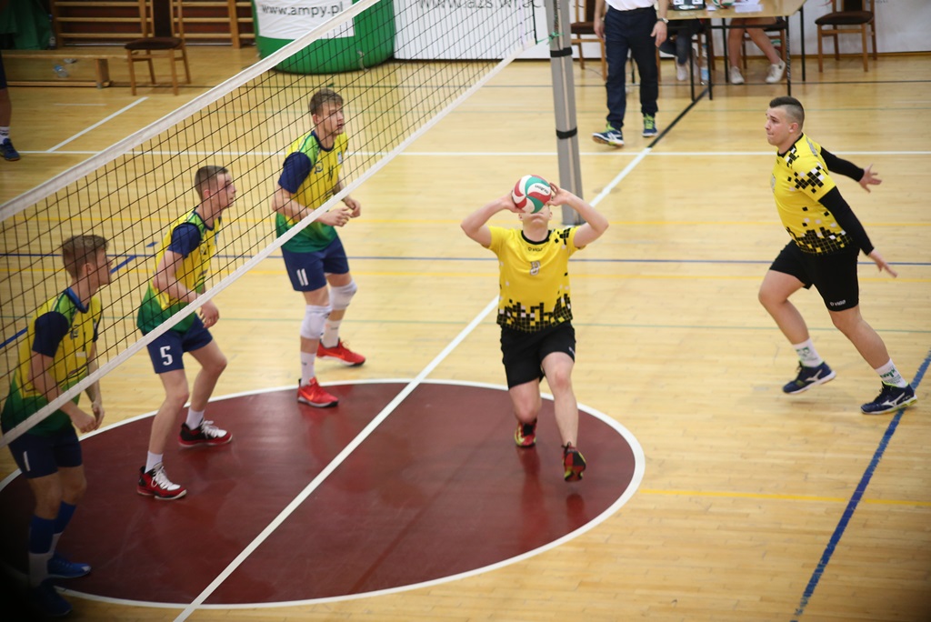 Inauguracyjne zwycięstwo studentów PWSZ z wrocławianami