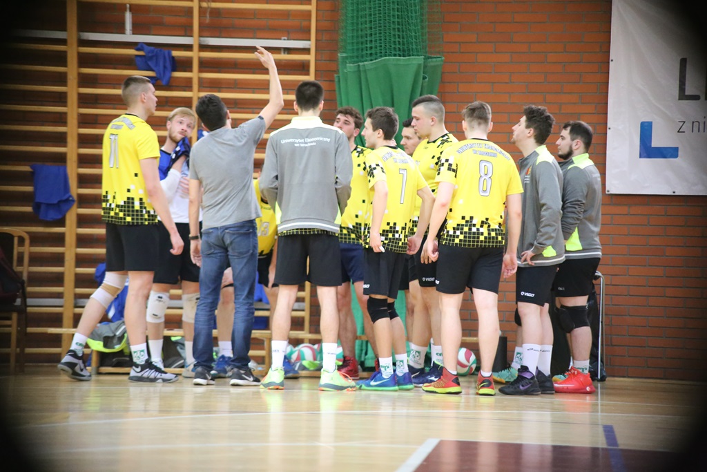Inauguracyjne zwycięstwo studentów PWSZ z wrocławianami