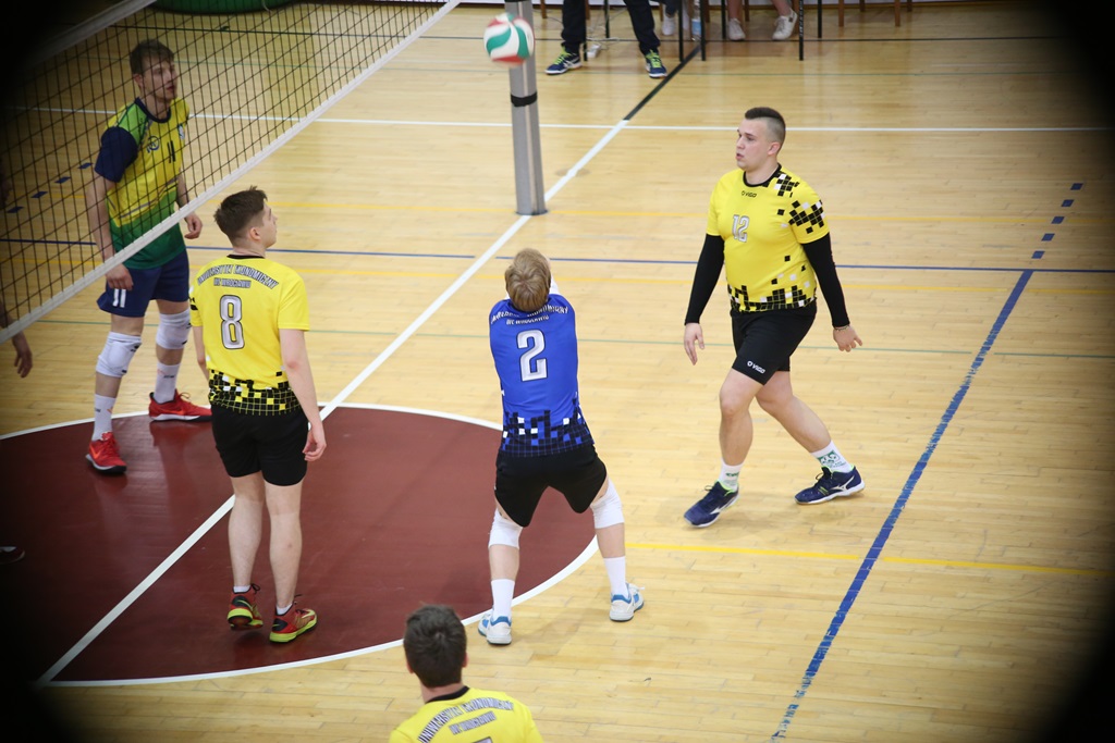 Inauguracyjne zwycięstwo studentów PWSZ z wrocławianami