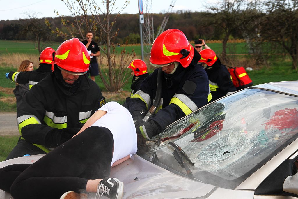 Strażacy udzielali pomocy czternastu poszkodowanym osobom
