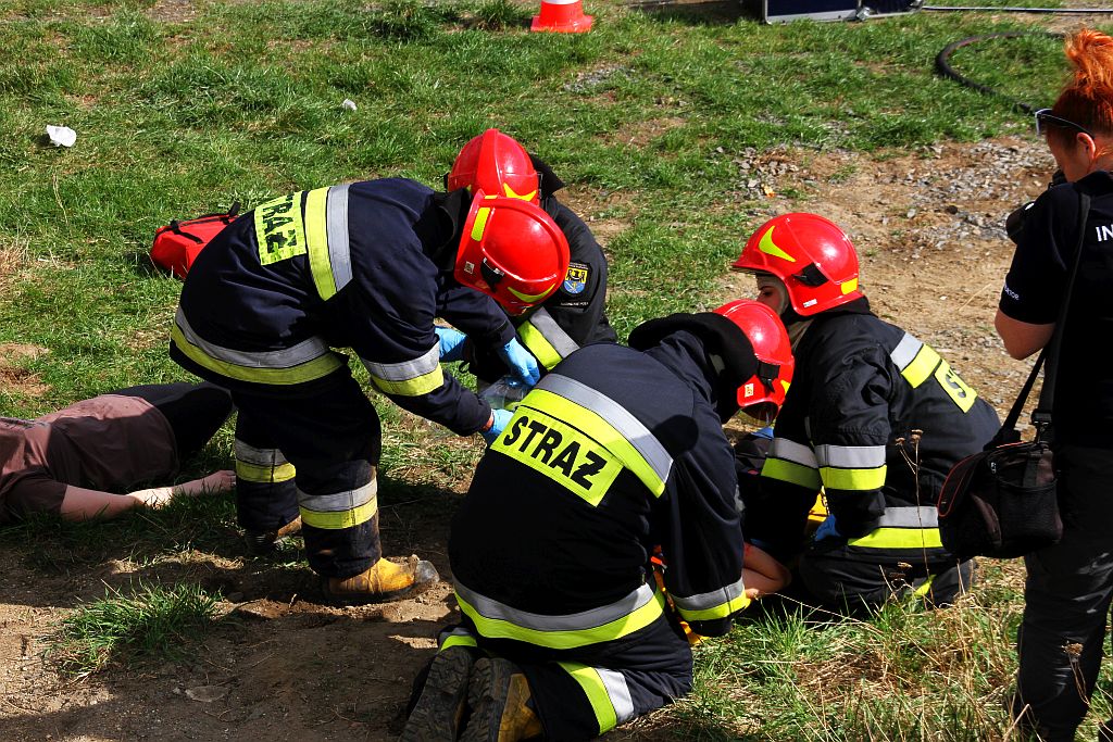 Strażacy udzielali pomocy czternastu poszkodowanym osobom