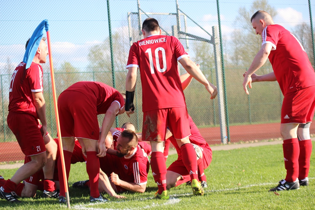 Niespodzianka w Bieniowicach. Kaczawa wygrała z Konfeksem