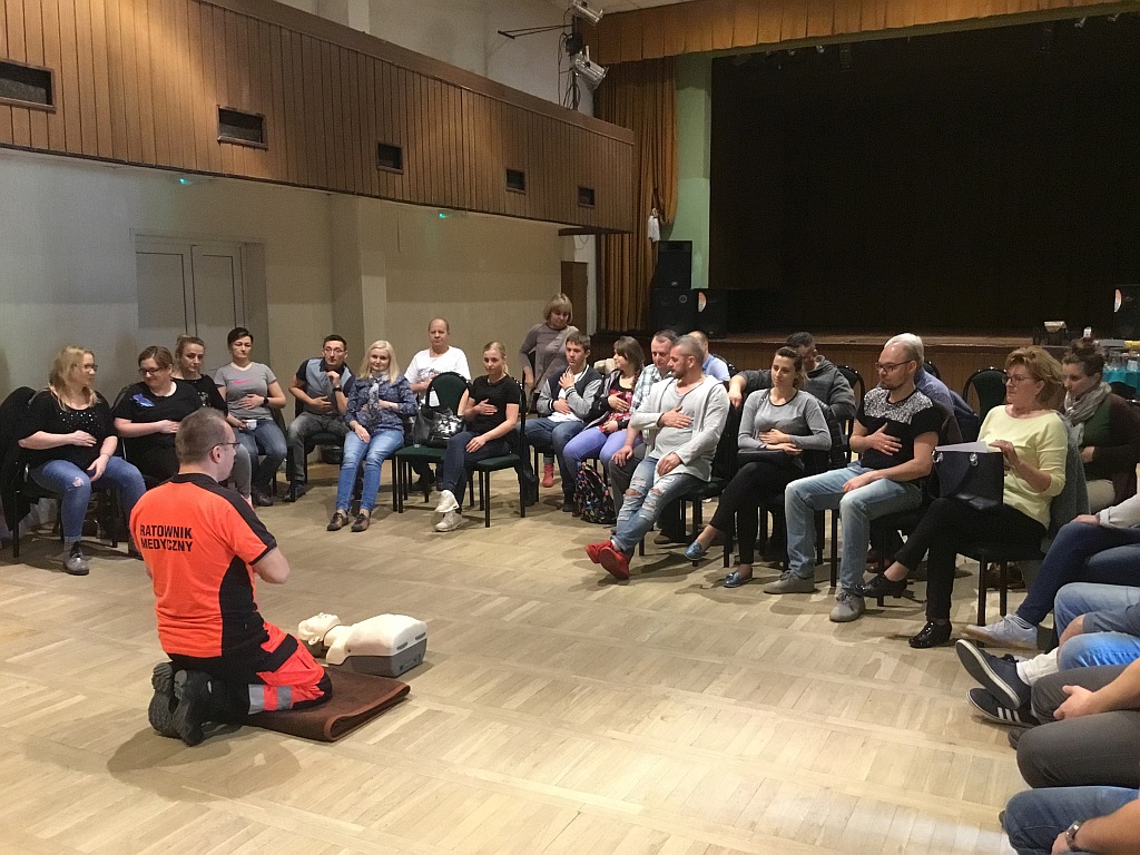 Ratownicy medyczni szkolili z pierwszej pomocy w SDK Atrium