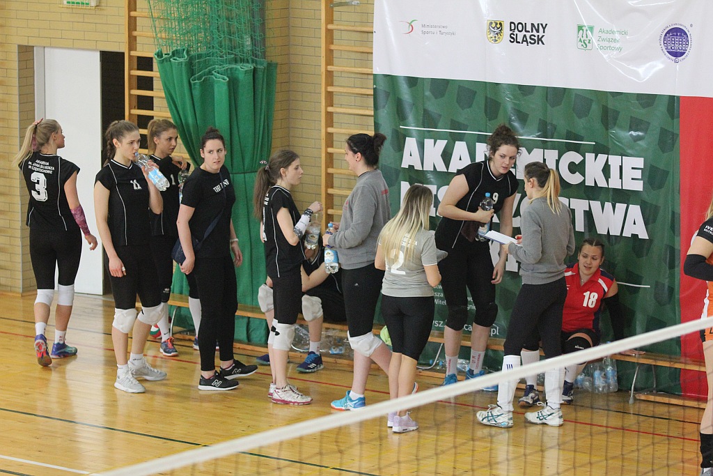 Siatkarki z Uniwersytetu Opolskiego wygrały półfinałowy turniej