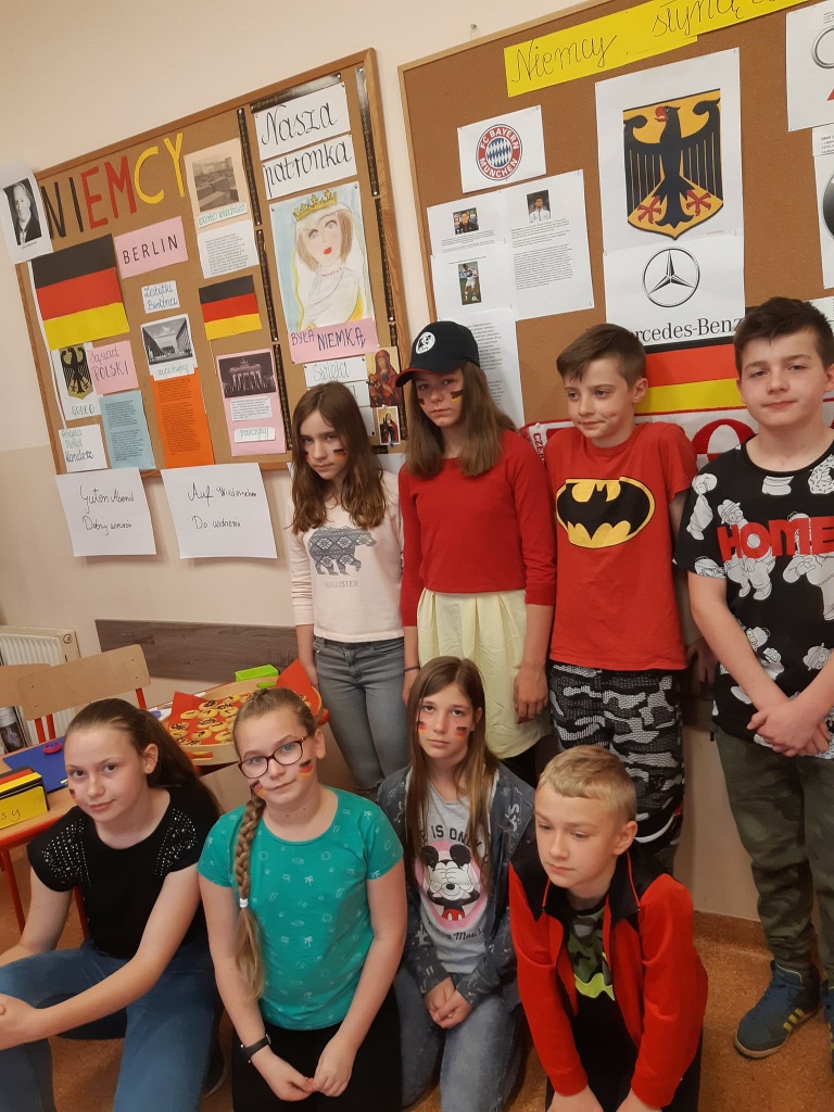 W Kunicach odczarowywali piątek po angielsku i niemiecku