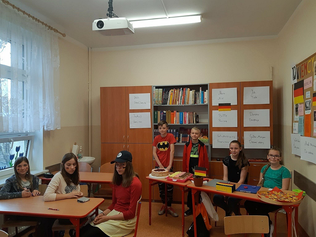 W Kunicach odczarowywali piątek po angielsku i niemiecku