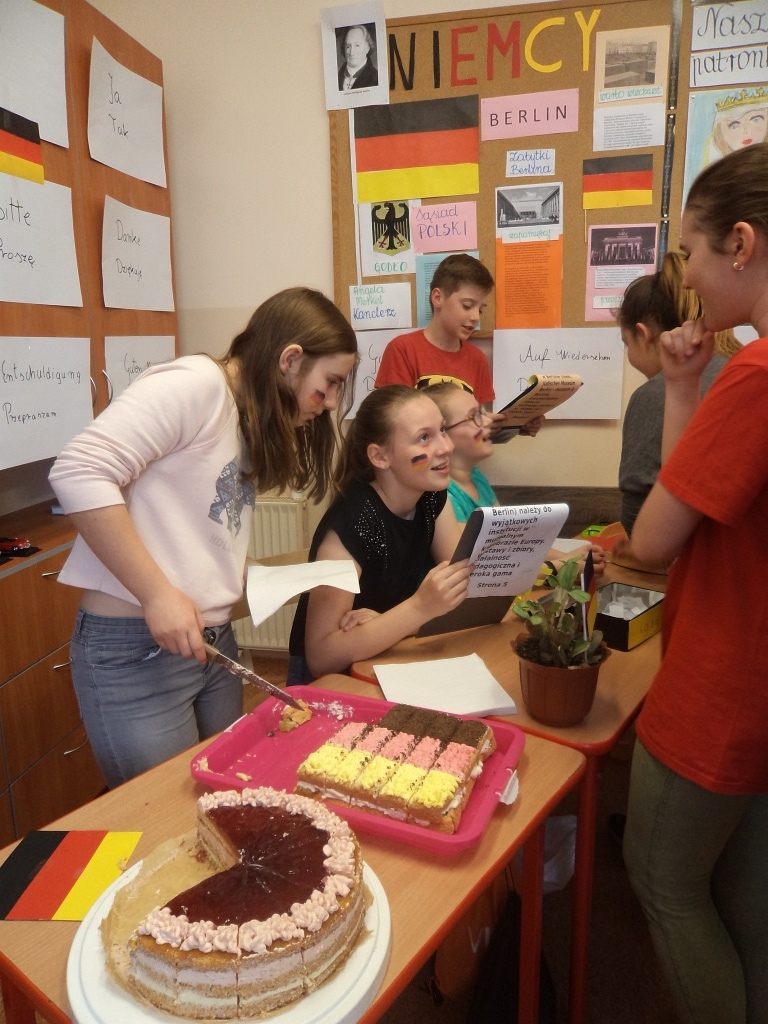 W Kunicach odczarowywali piątek po angielsku i niemiecku