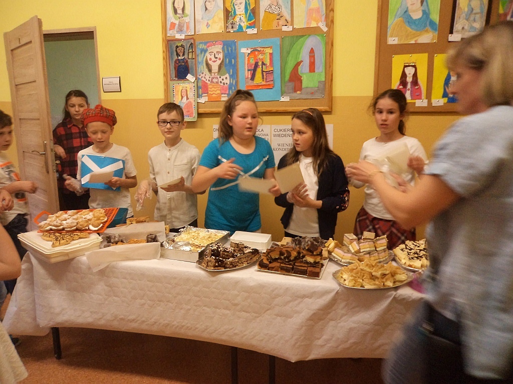 W Kunicach odczarowywali piątek po angielsku i niemiecku