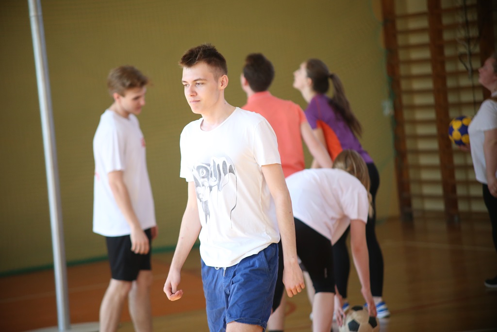 Uczniowie legnickiej Budowlanki uczyli się gry w korfballa
