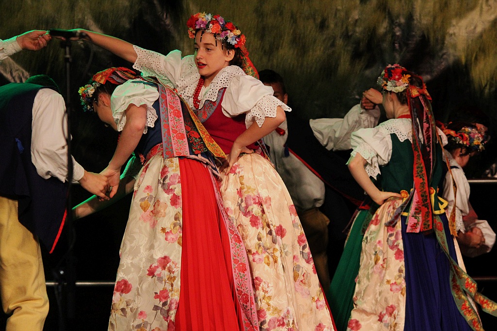 Zwyczaje ludowe w wykonaniu Zespół Pieśni i Tańca „Legnica”