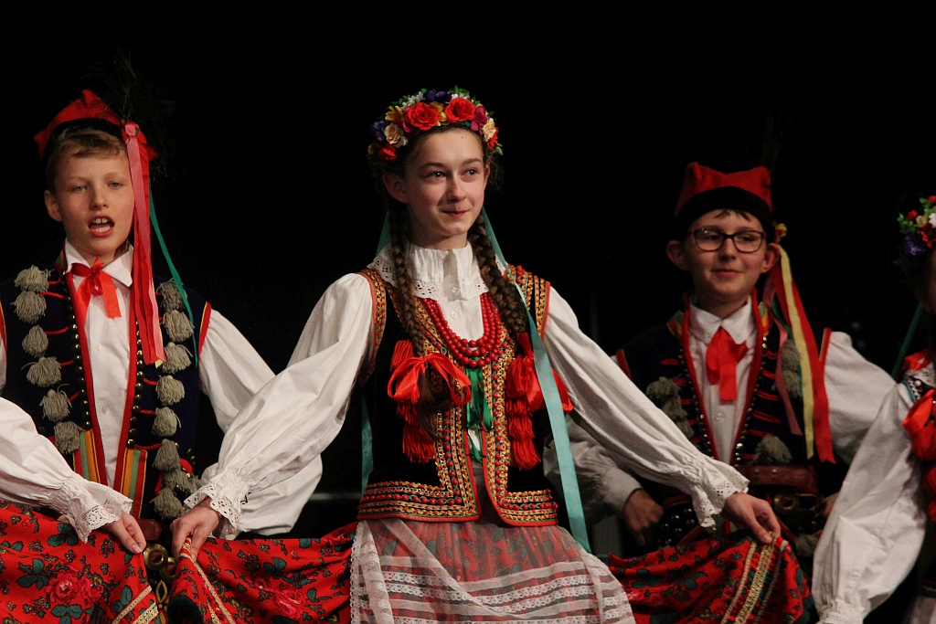 Zwyczaje ludowe w wykonaniu Zespół Pieśni i Tańca „Legnica”