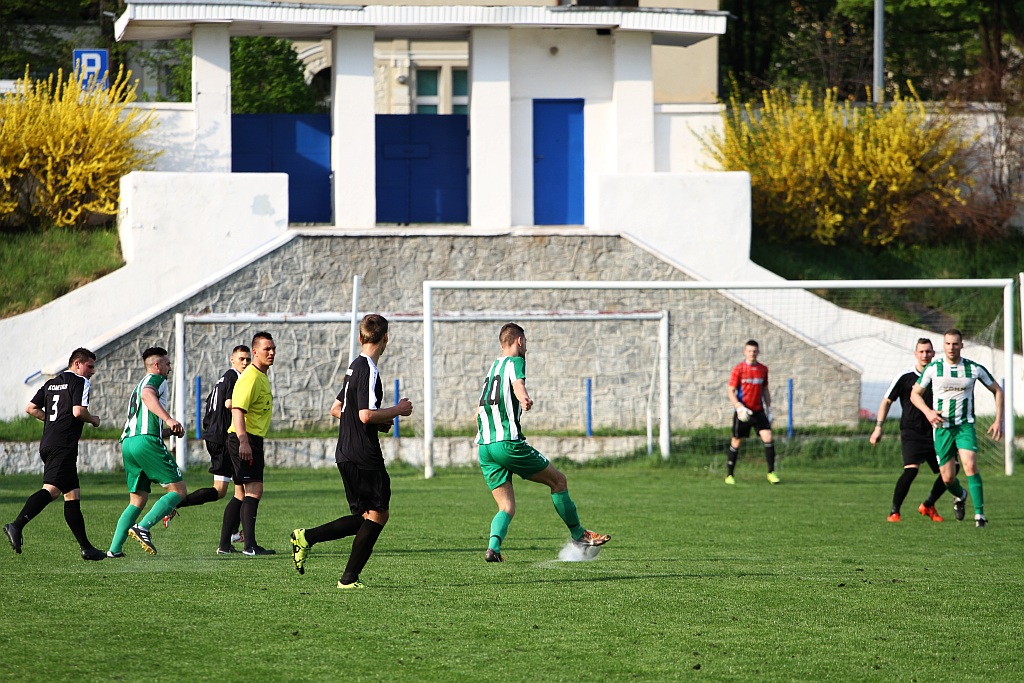 Pewne zwycięstwo piłkarzy Konfeksu Legnica z Iskrą Księginice