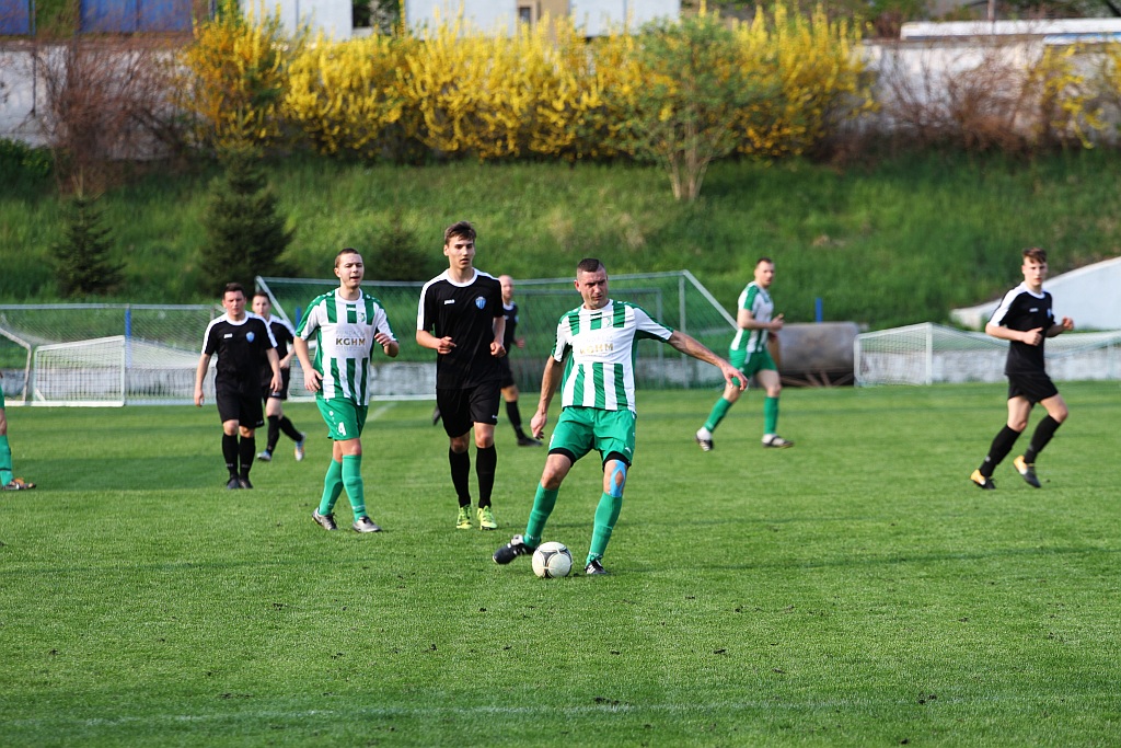 Pewne zwycięstwo piłkarzy Konfeksu Legnica z Iskrą Księginice