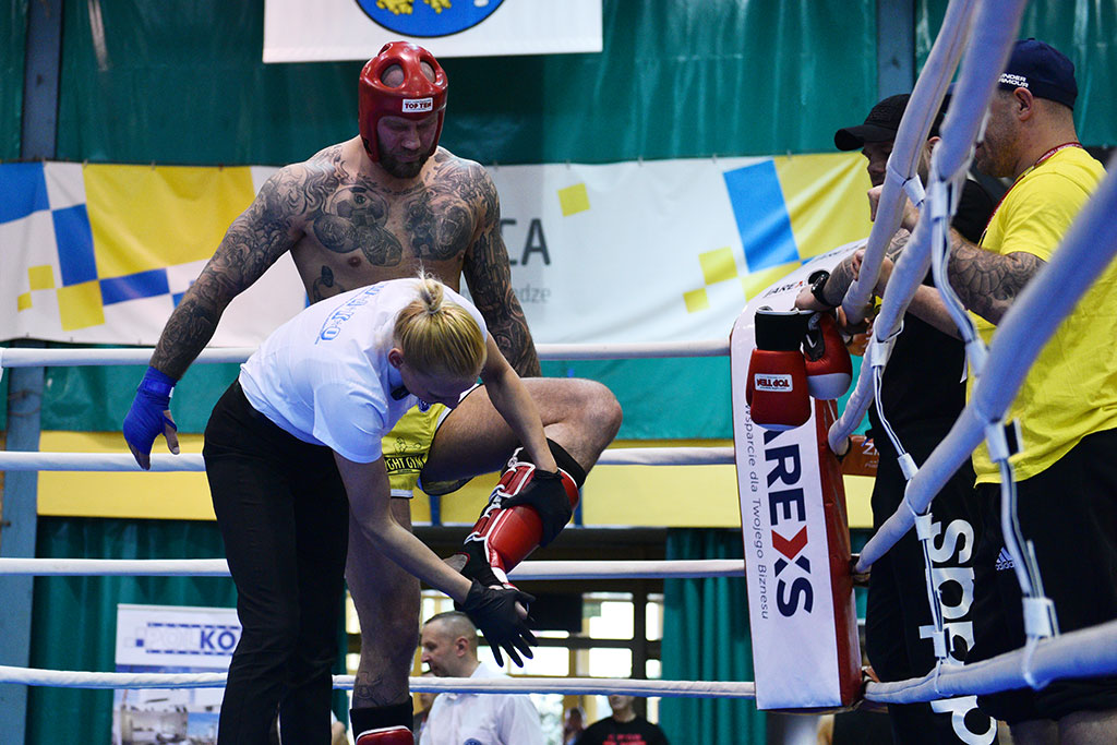 W Legnicy o medale mistrzostw kraju walczą kickboxerzy