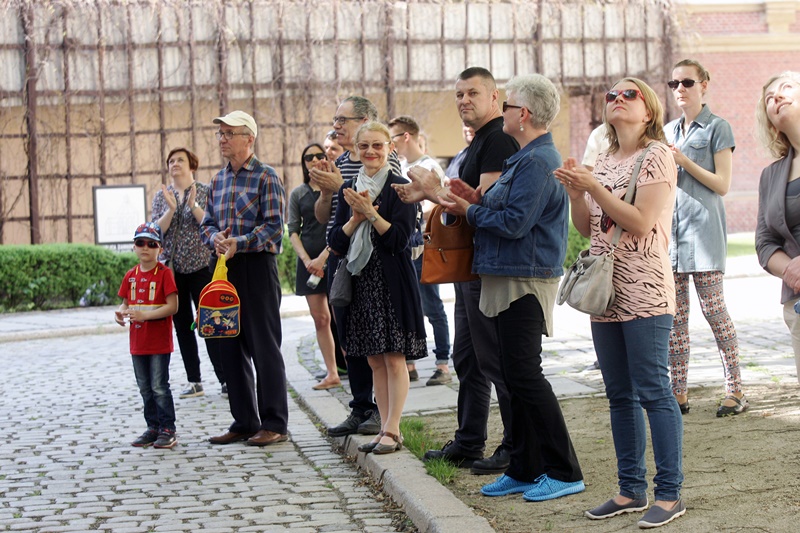 Trąby oznajmiły, że Zamek Piastowski czeka na zwiedzających
