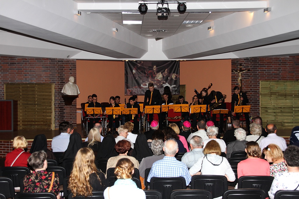 Młodzieżowa orkiestra diecezji legnickiej dała koncert