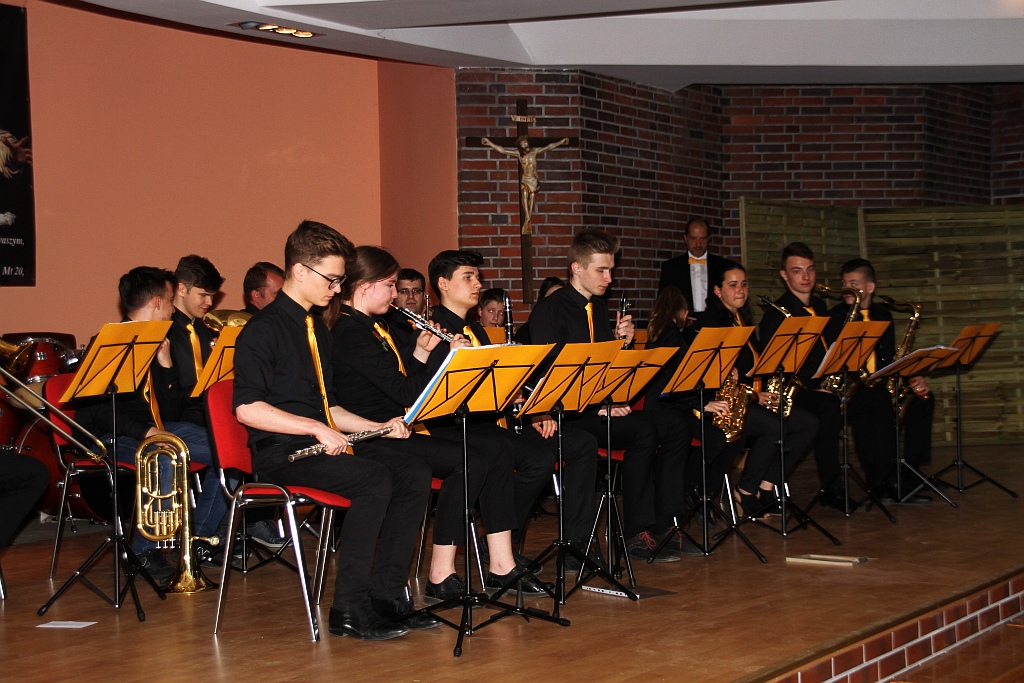 Młodzieżowa orkiestra diecezji legnickiej dała koncert