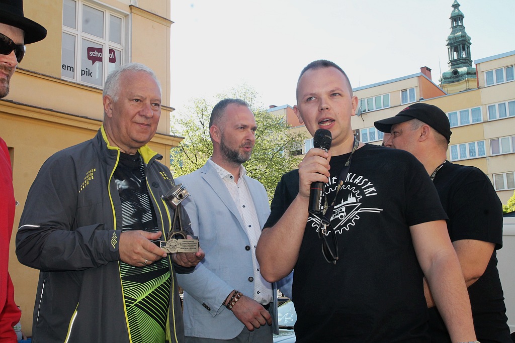 Wręczono nagrody na rozpoczęciu sezonu Legnickich Klasyków