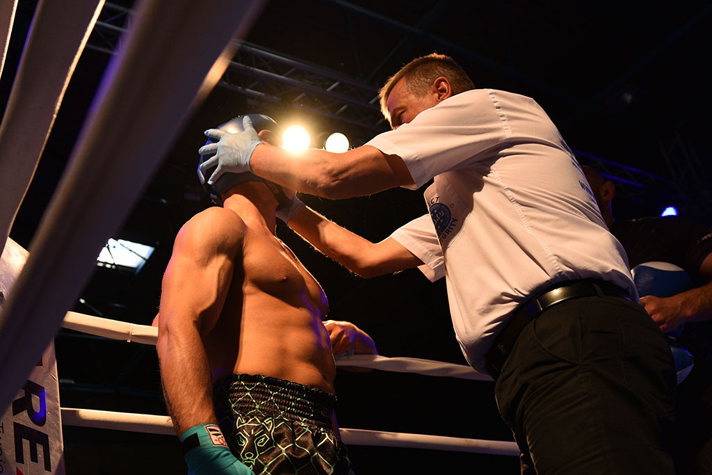 Eliasz Jankowski został mistrzem Polski w low-kick        
