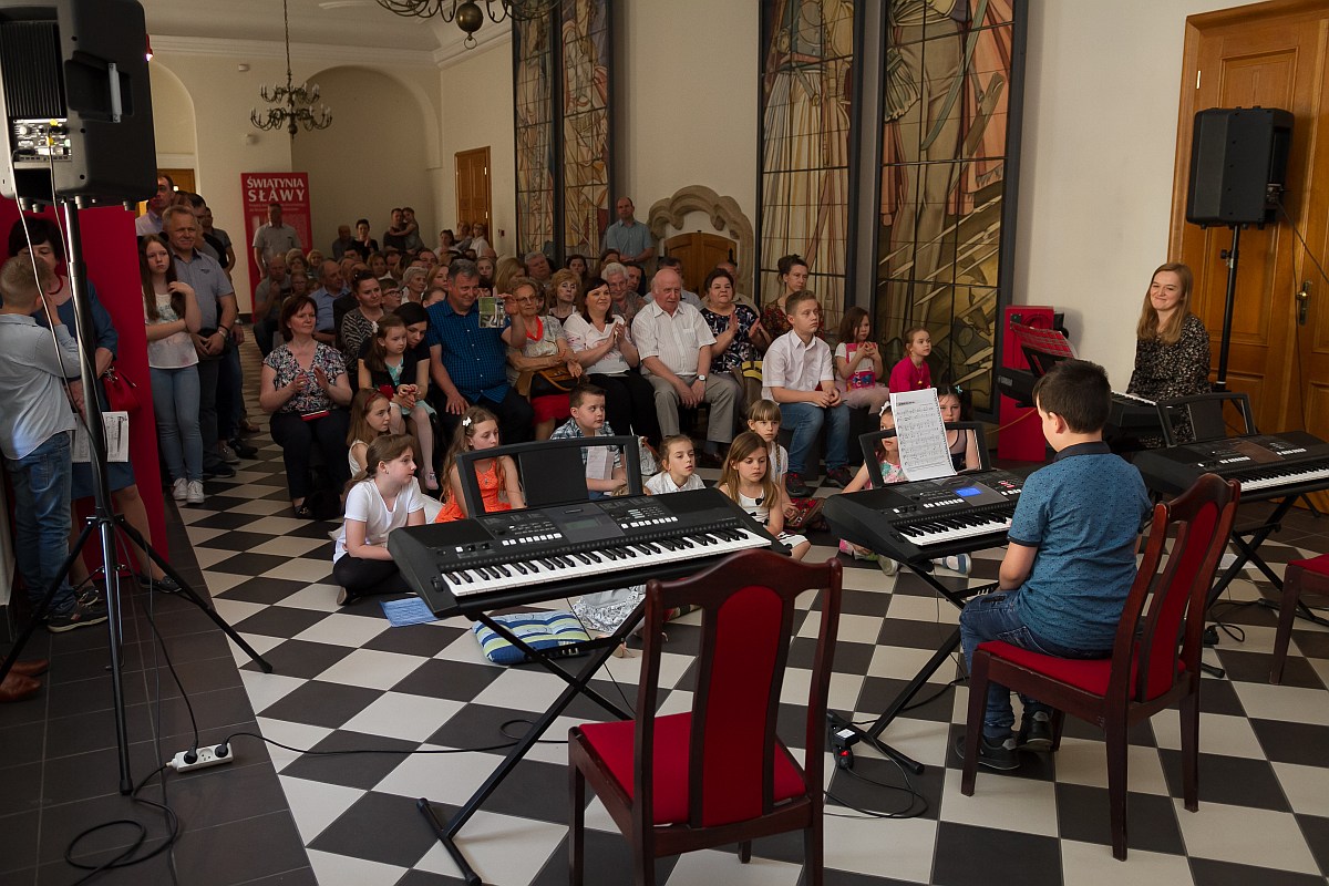 YAMAHA Szkoła Muzyczna klasa keyboardu oraz pianina