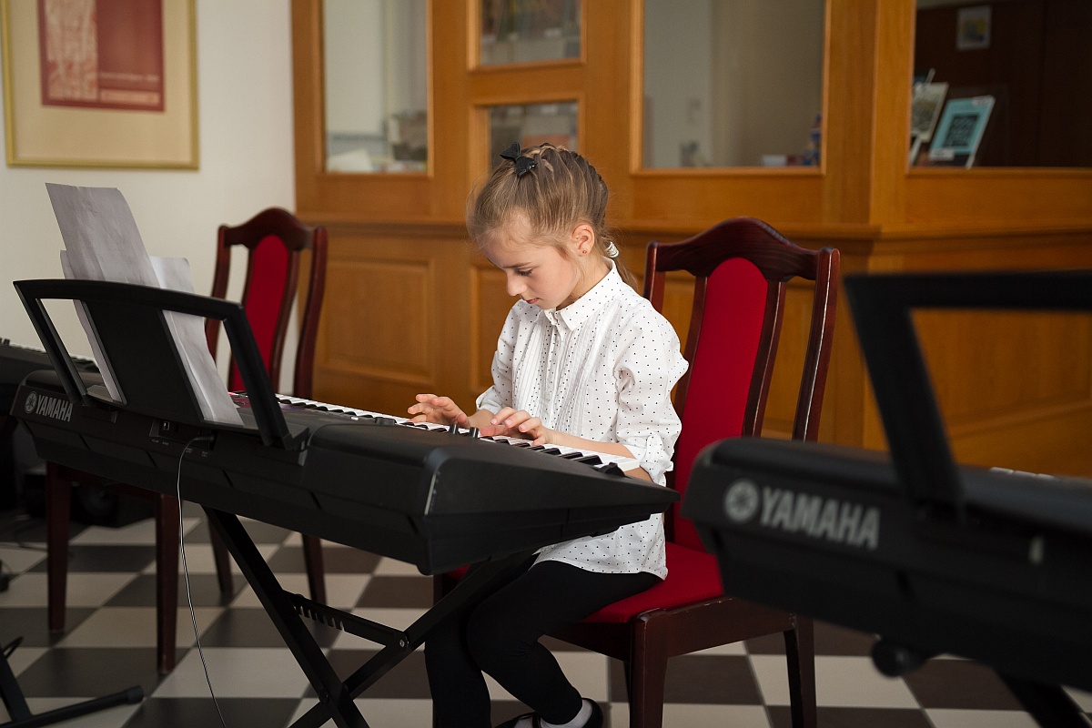 YAMAHA Szkoła Muzyczna klasa keyboardu oraz pianina