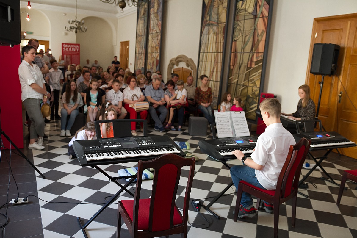 YAMAHA Szkoła Muzyczna klasa keyboardu oraz pianina
