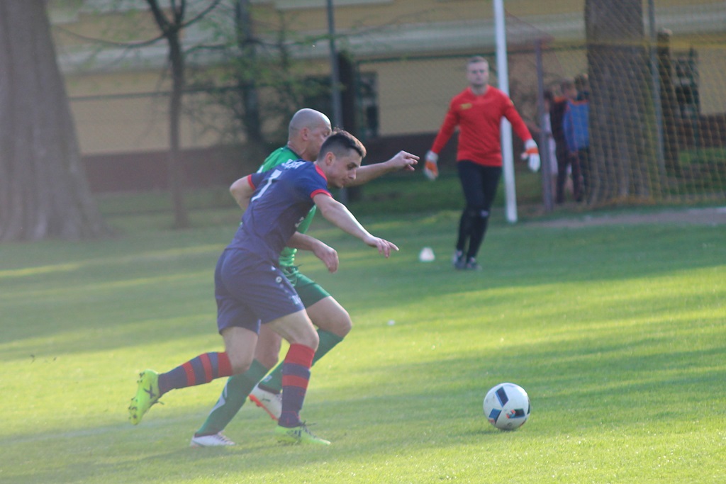 KS Legnickie Pole lepsze od Męcinki w starciu beniaminków