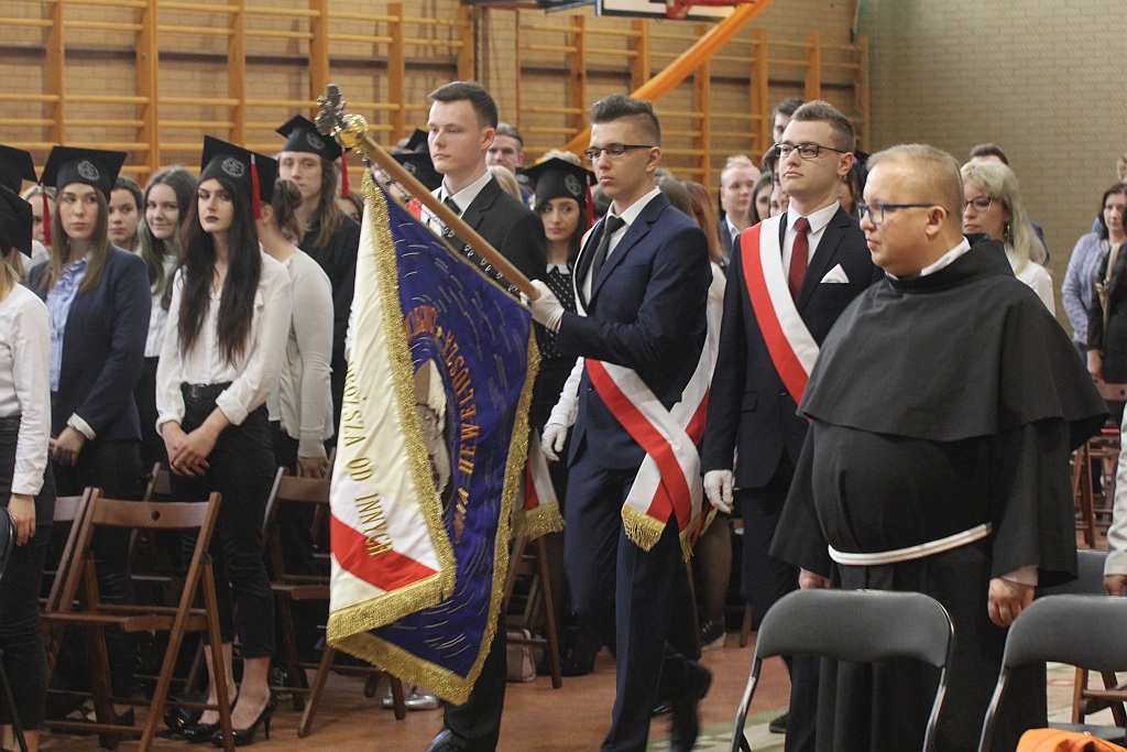 Zakończenie roku szkolnego klas trzecich w VLO w Legnicy