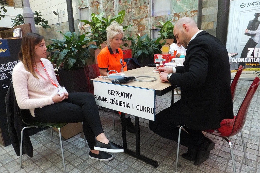 Centrum miasta pełne jest ratowników medycznych cz1  
