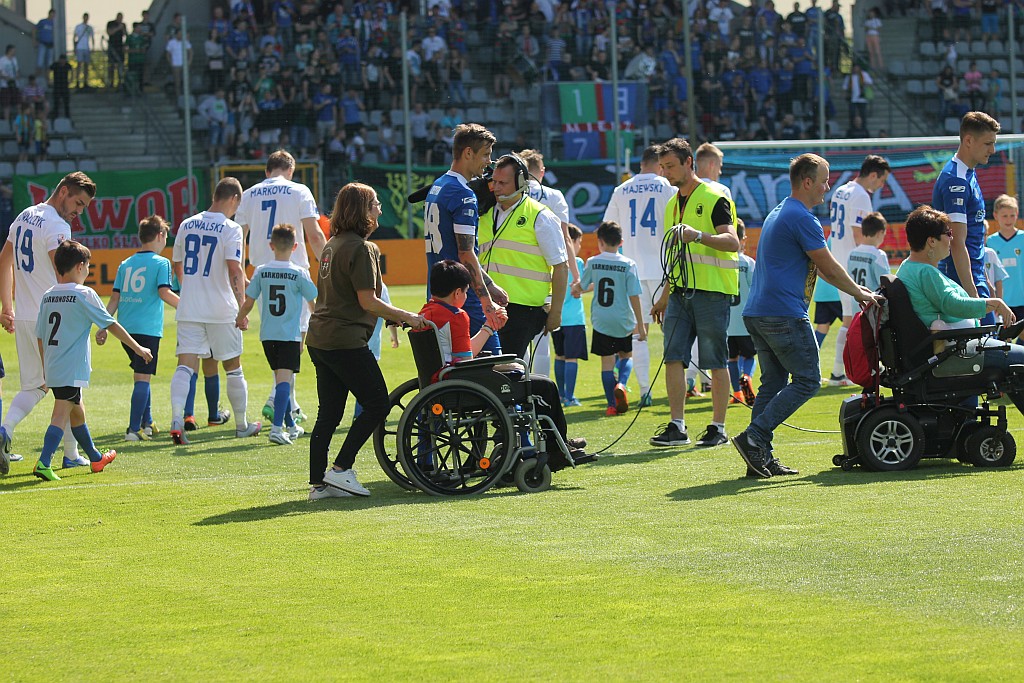 Miedź Legnica zdemolowała Ruch Chorzów i jest bliżej ekstraklasy