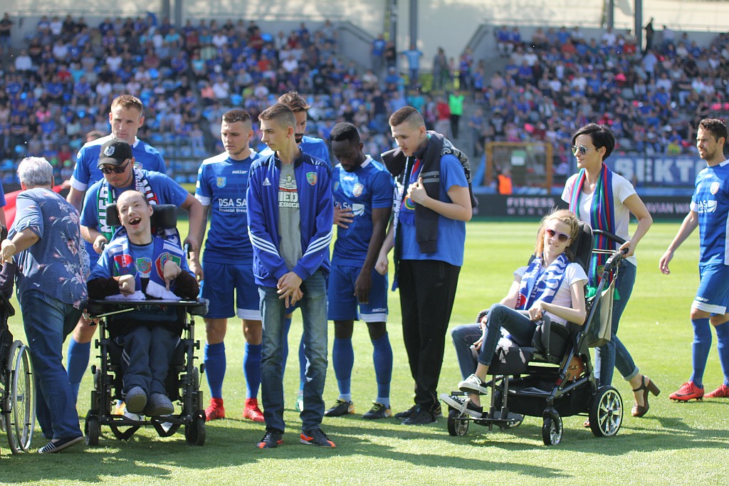 Miedź Legnica zdemolowała Ruch Chorzów i jest bliżej ekstraklasy