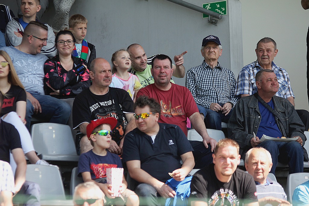 Miedź Legnica zdemolowała Ruch Chorzów i jest bliżej ekstraklasy