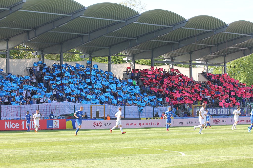 Miedź Legnica zdemolowała Ruch Chorzów i jest bliżej ekstraklasy