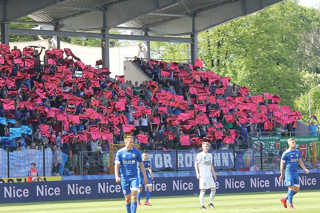 Miedź Legnica zdemolowała Ruch Chorzów i jest bliżej ekstraklasy