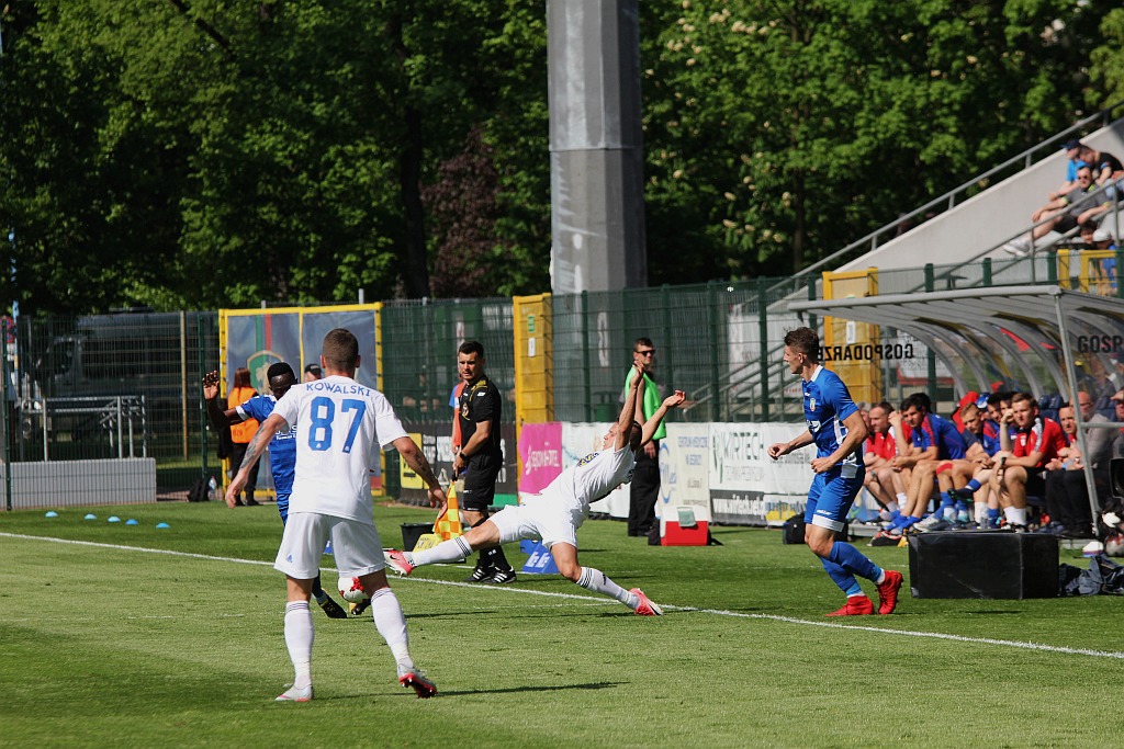Miedź Legnica zdemolowała Ruch Chorzów i jest bliżej ekstraklasy