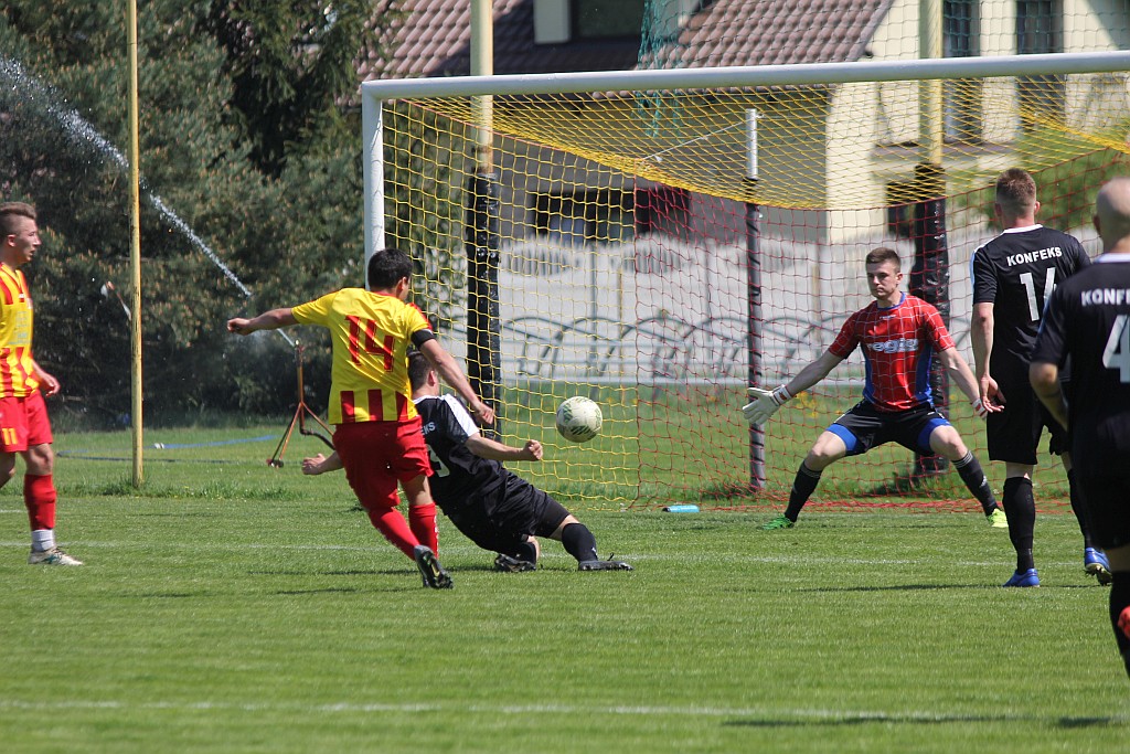 Iskra Kochlice przegrała z Konfeksem Legnica 2:3
