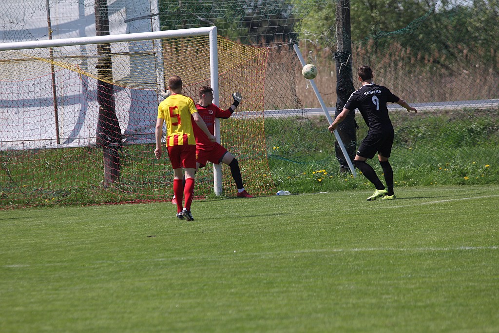 Iskra Kochlice przegrała z Konfeksem Legnica 2:3