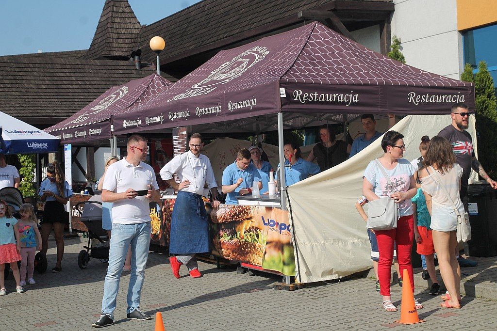 Smaczne, rodzinne otwarcie sezonu grillowego w Oberży