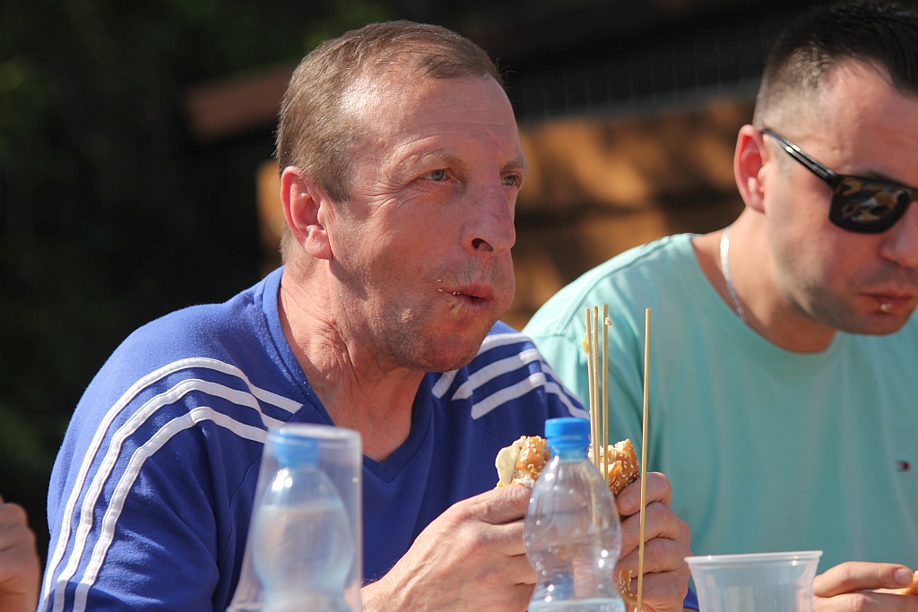 Smaczne, rodzinne otwarcie sezonu grillowego w Oberży