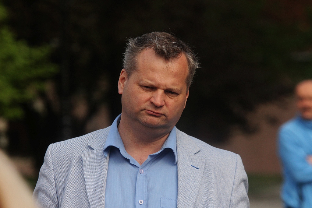 Legniczanie rozwinęli biało – czerwoną i zatańczyli Poloneza