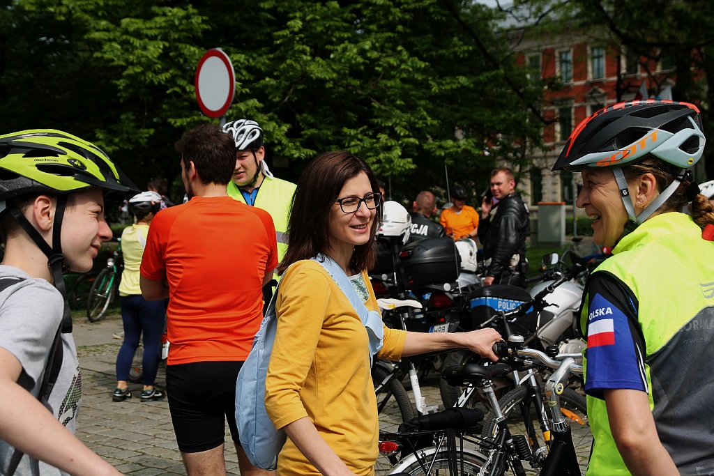 Ponad 150 rowerzystów wyjechało na rajd z Legnicy do Bieniowic