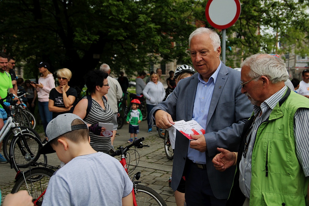 Ponad 150 rowerzystów wyjechało na rajd z Legnicy do Bieniowic